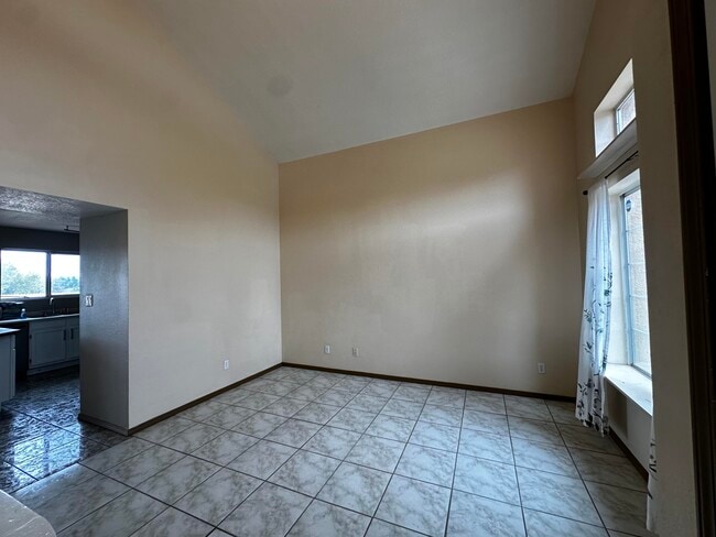 Photo - 800 Halter Dr SW