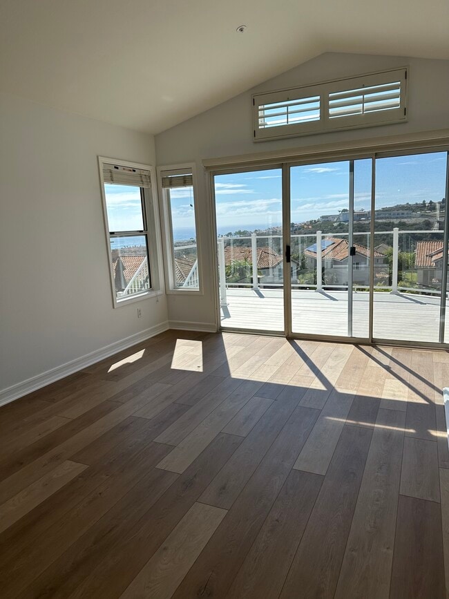 Photo - 77 San Raphael