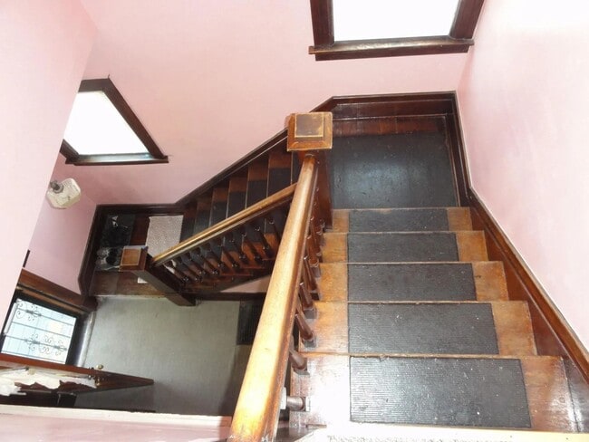 Photo - 1122 W Grand Ave Unit 2- Upper