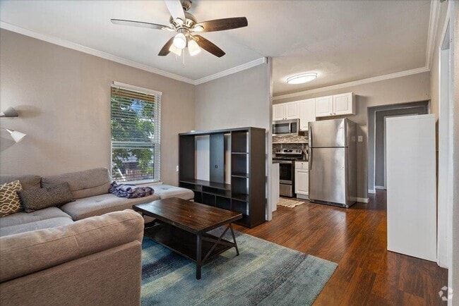 Building Photo - 204 E 30th St Unit 204 Rental