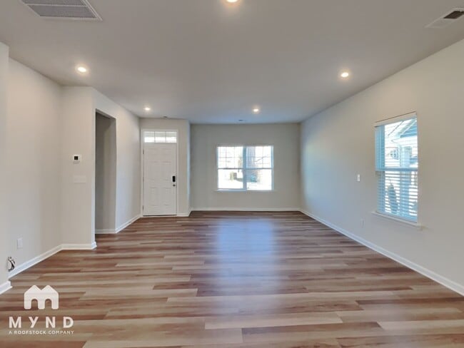 Photo - 9122 Ramsford Rd