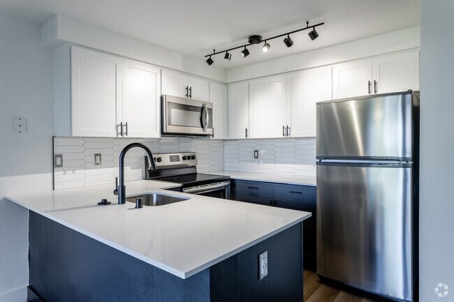 2BR, 2BA - 927SF