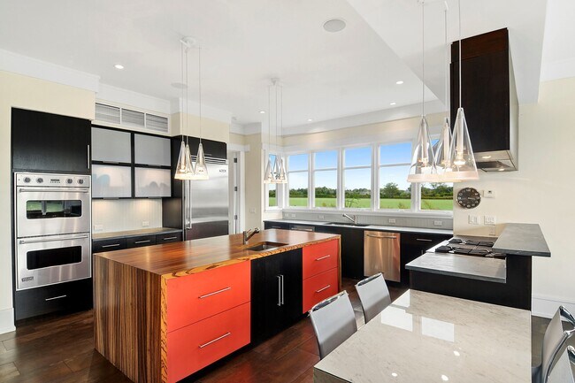 Photo - 807 Halsey Ln