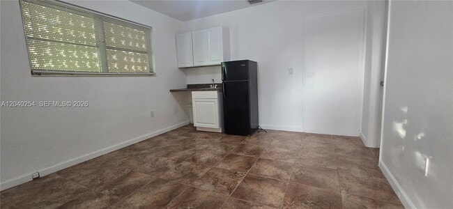 Photo - 201 SW 30th Ct Unit efficiency