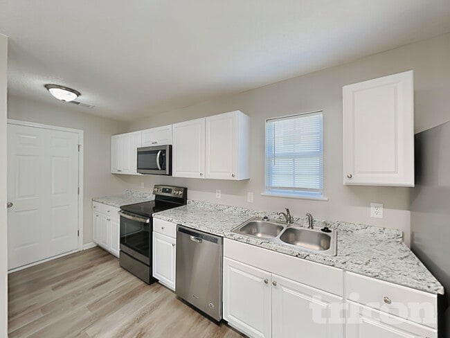 Photo - 1952 Lake Carolina Dr