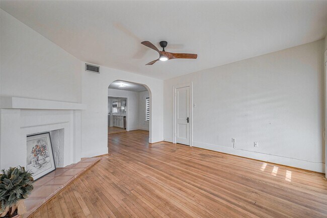 Photo - 1614 Ridgewood St