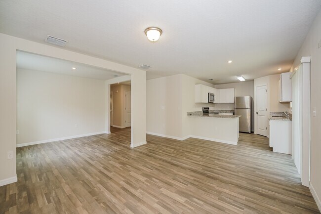 Photo - 6830 N Pavilion Loop