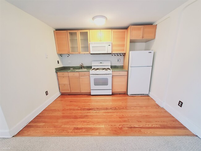 1 br, 1 bath Condo - 22 Glenbrook Rd Unit 3 - 1 br, 1 bath Condo - 22 Glenbrook Rd Unit 3 Unidad 3