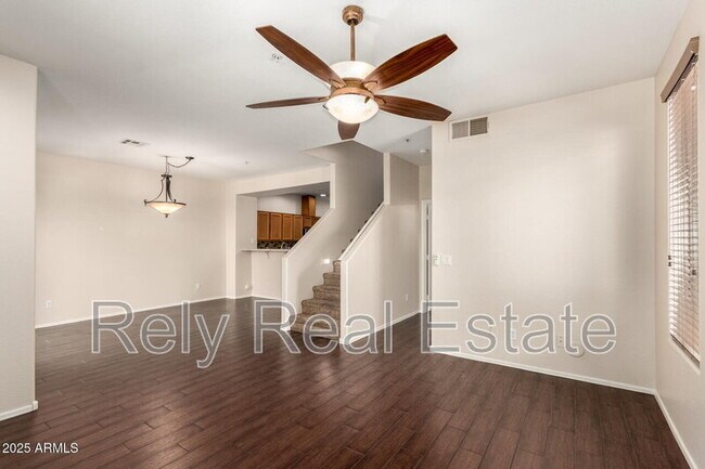 Building Photo - 1225 N 36th St Unit 1013