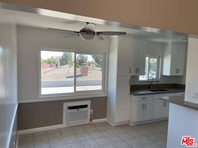 Photo - 6610 Whitsett Ave Unit 7