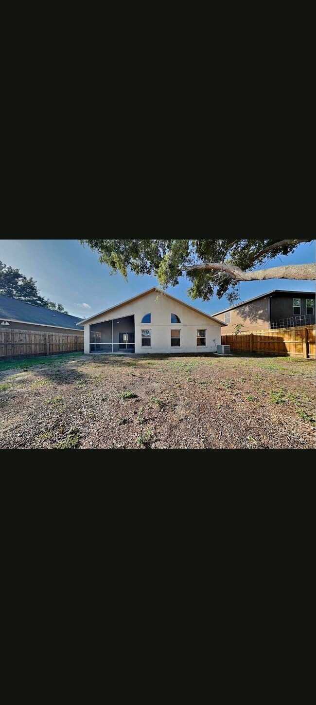Building Photo - 6805 Waterton Dr