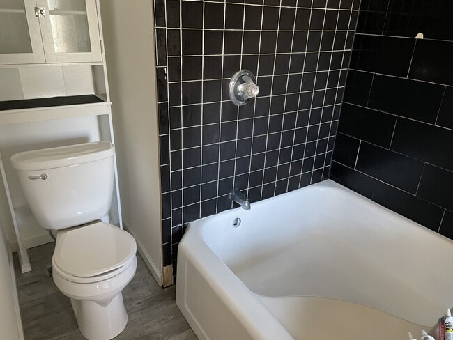 Photo - 4335-4335 Ormond Dr