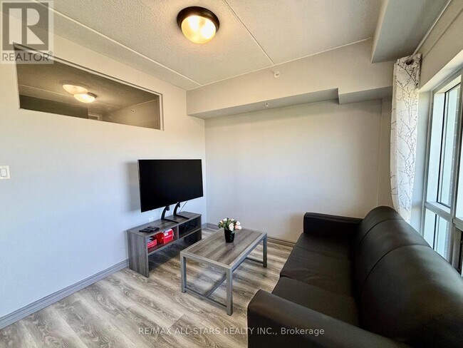 Photo - 275F Larch St Unité 507