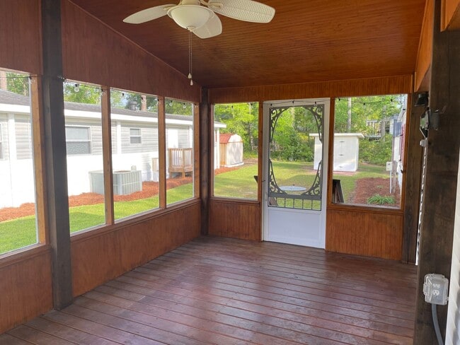 809 Magnolia Dr