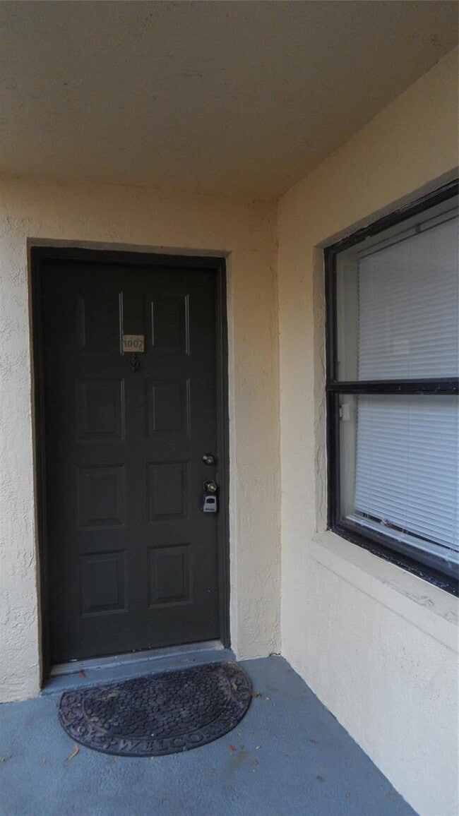 Building Photo - 9999 Summerbreeze Dr Unit 1007