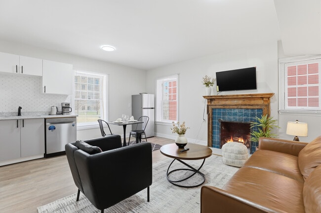 Photo - 4635 John R St