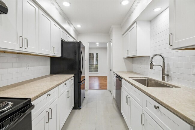 Photo - 357 N Post Oak Ln Unit 102