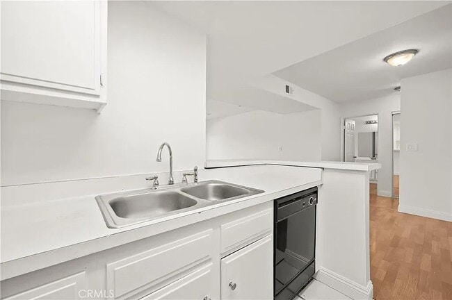 Photo - 278 N Wilshire Ave