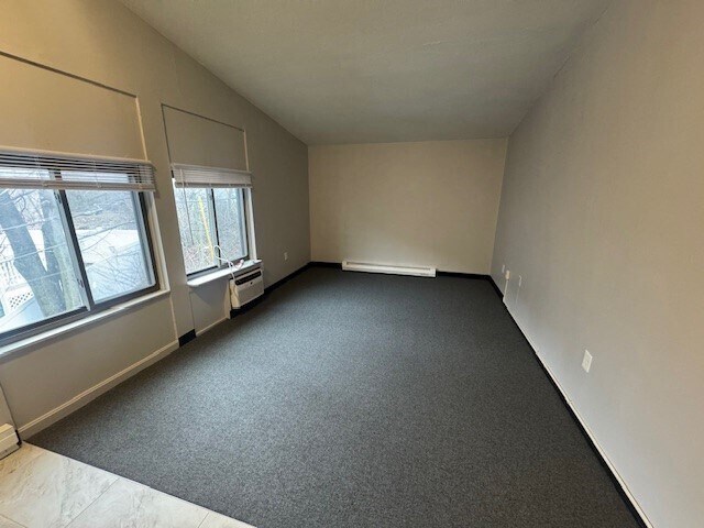 Photo - 949 Main St Unidad 16