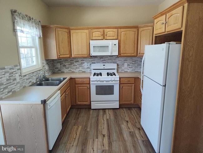 Photo - 1311 Monarch St