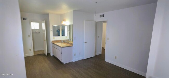 Photo - 5936 E Nance St