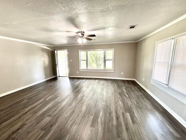 Photo - 1014 Cherry--Move In Ready!