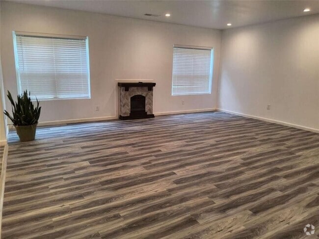Building Photo - 325 Sunderland Way Rental