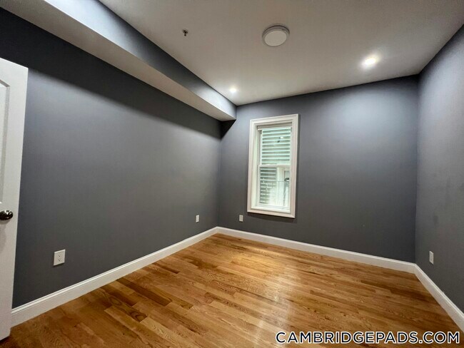 341 Cambridge St Unit 3