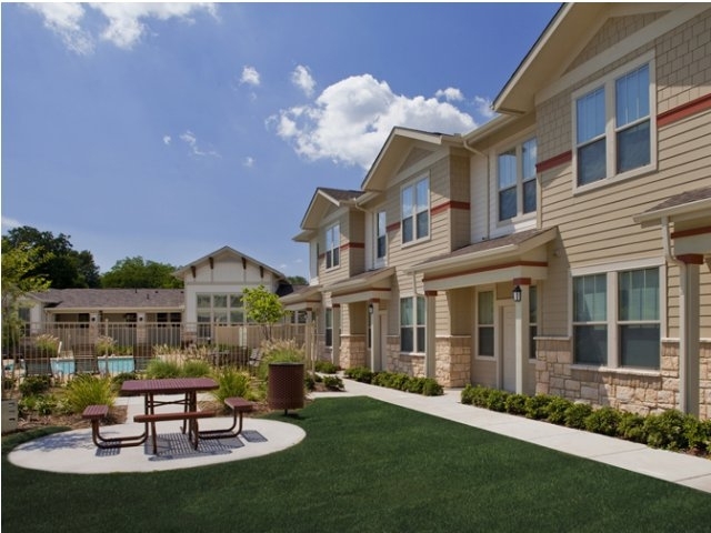 Building Photo - Crestshire Village Rental