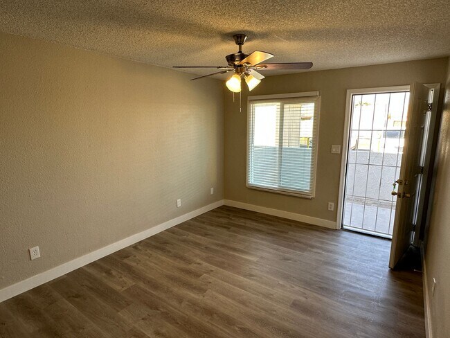 Photo - 2260 E Broadway Rd Unidad 2262 Broadway  B