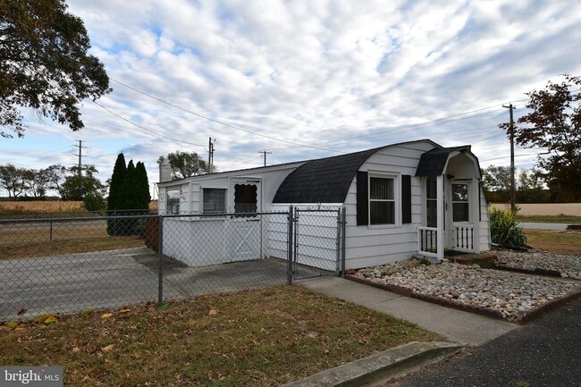 Photo - 50 Palatine Rd