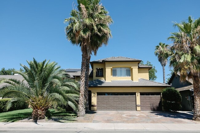 Building Photo - Available Now! Move-In Ready