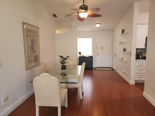 Photo - 21 Winchmore Ln