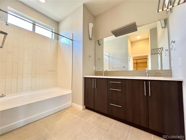 Photo - 2170 S Josephine St
