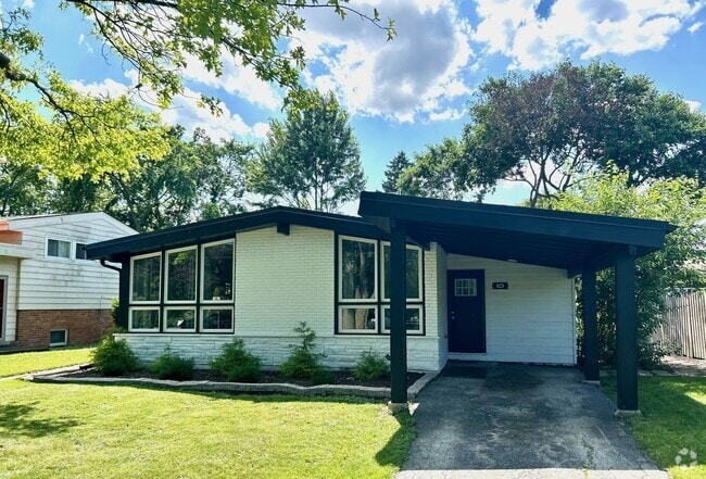 Building Photo - 823 Leclaire Ave Rental