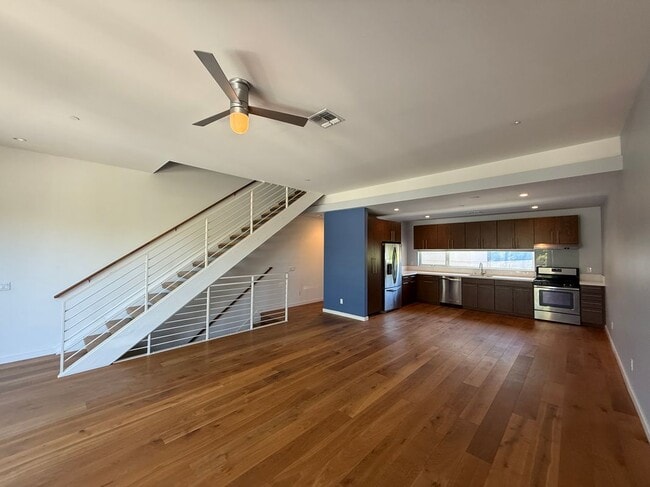 Photo - 411 Garden St