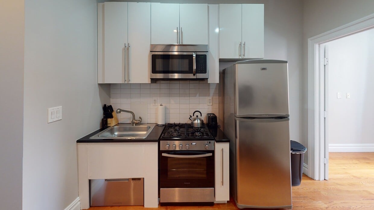 Photo - Private bedroom in 2 bed/1 bath Home