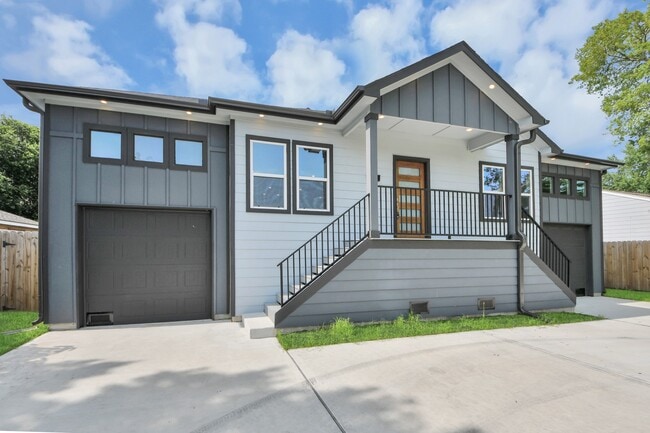 Photo - 1307 Laskey St