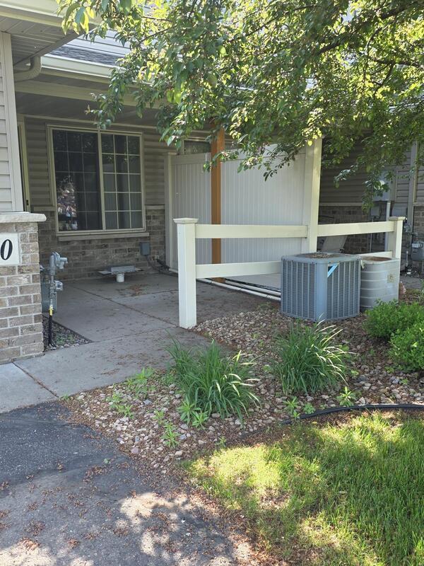 Photo - 860 Independence Dr