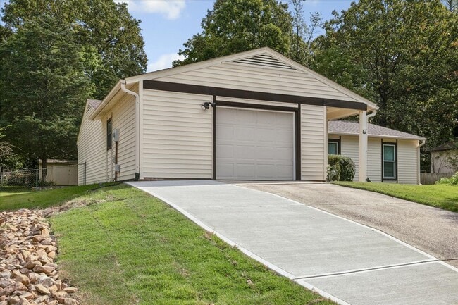 Photo - 1607 Burnley Dr