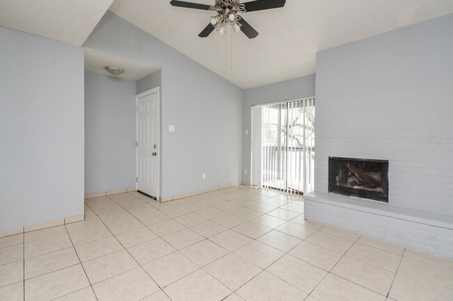 Photo - 9009 Richmond Ave Unidad 411