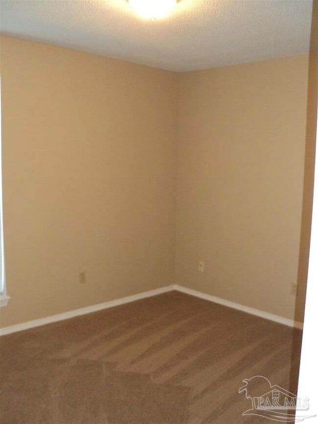 Photo - 417 Oak Knoll Ln
