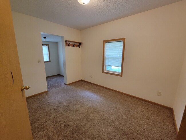 321 13th Ave W Unit House