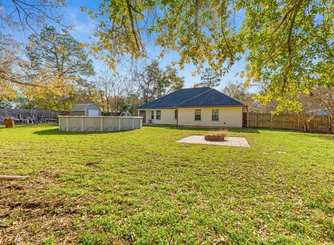 Photo - 325 Fuller St