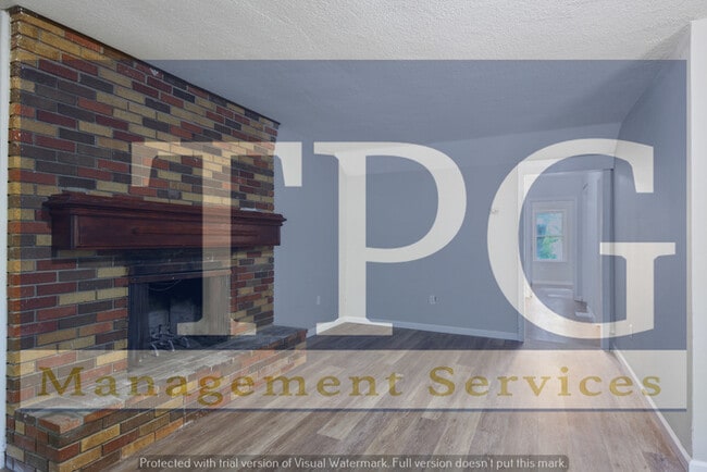 Photo - Beautiful, Pet Friendly, Newly Renovated Home in Independence MO!