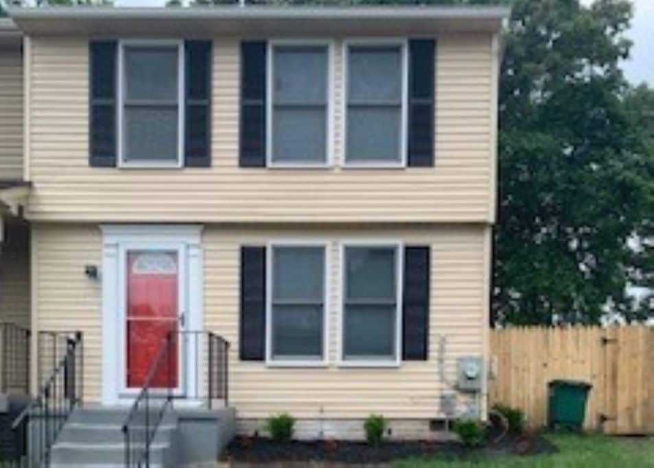 Front - 6602 Seat Pleasant Dr (Capitol Heights, MD)