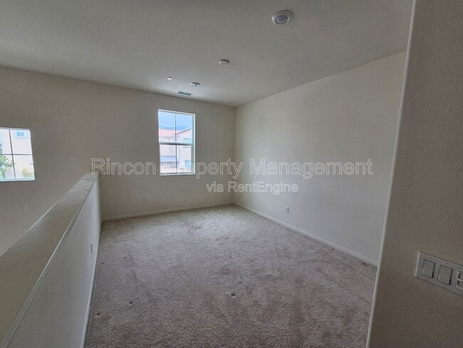 Photo - 431 Limoneira Ln