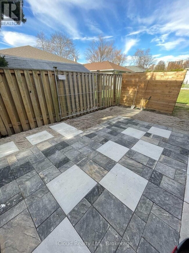 Photo - 22 Decarie Cir