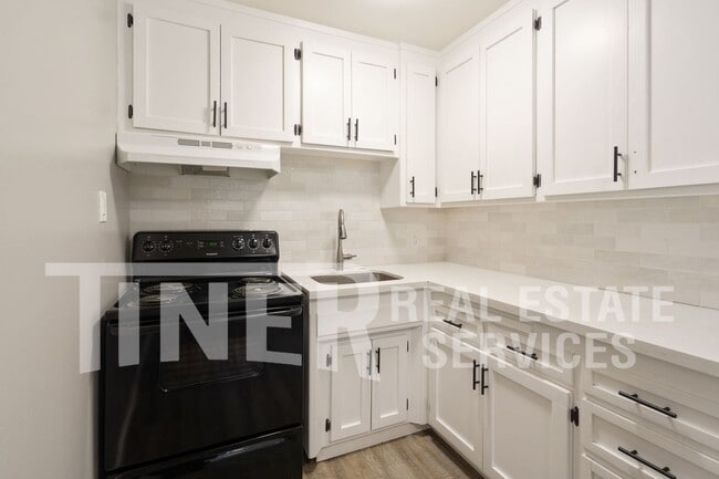 Photo - 1111 W St Unit #4