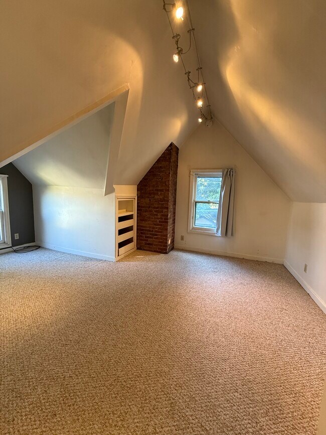 Photo - 805 W Ferry St Unidad 3rd Floor